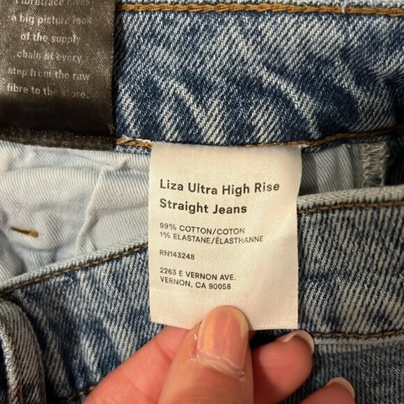 Reformation Liza Ultra High Rise Slim Straight Jeans 30" / Size 26 - Picture 4 of 6